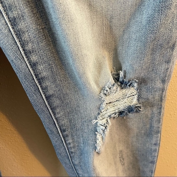 KanCan Los Angeles Estilo Distressed light blue jeans cut# 31262 size 3/25 - Picture 4 of 7